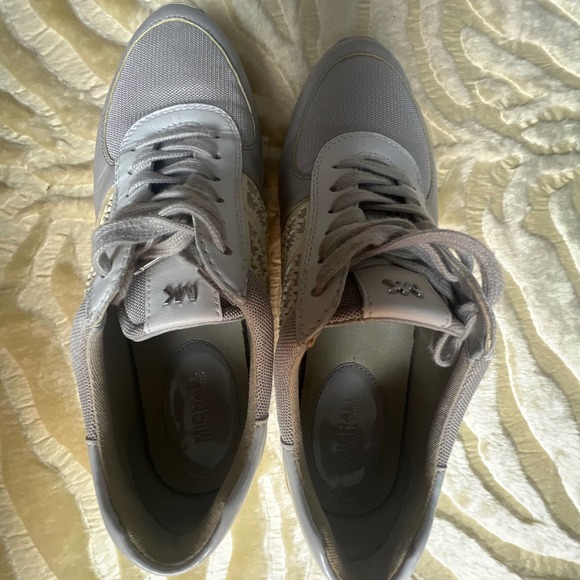 Michael Kors snickers grey size 8 M - Picture 9 of 10